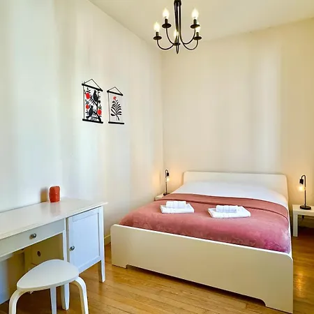 Colbert Apartment Reims